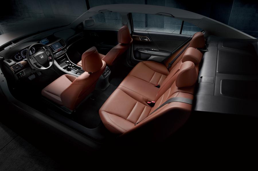 Интерьер Honda Accord Sedan 2016 года  (CN) (фото 3 из 8)
